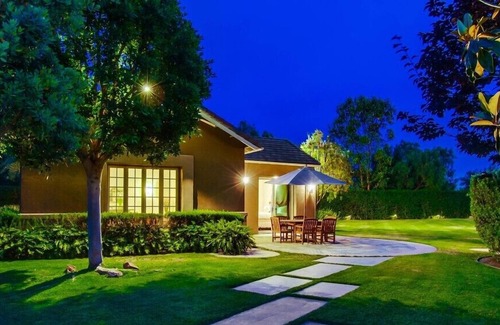 Lone Tree Estates Cottage | Upscale Cottage Close to Del Mar Beach