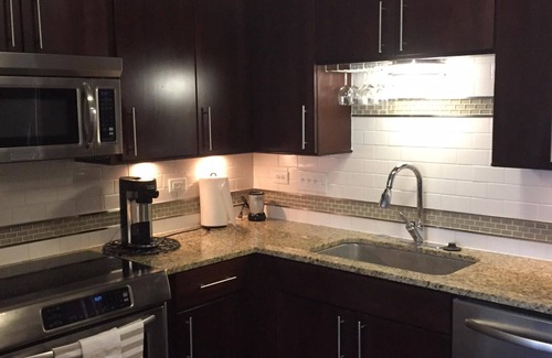 Financial District Condo | Upscale Downtown Condo- Perfect Corp rental, Walk to 6th St, the Capitol & UT