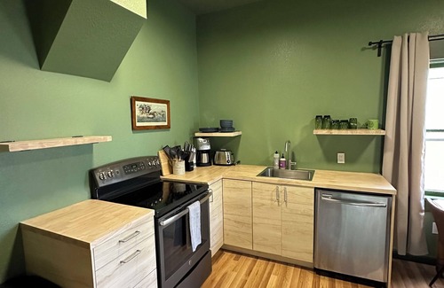 Livingston Apartment | Upscale Downtown Livingston Suite a stone’s throw from the Yellowstone
