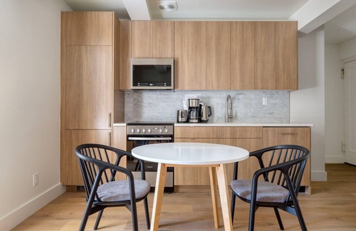 East Village Apartment | Upscale East Village 1BR w/Elev & W/D, nr Green Space, by Blueground