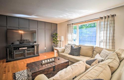 Higgins Lake House | Upscale Family Cottage Less Than 1 Mi to Higgins Lake