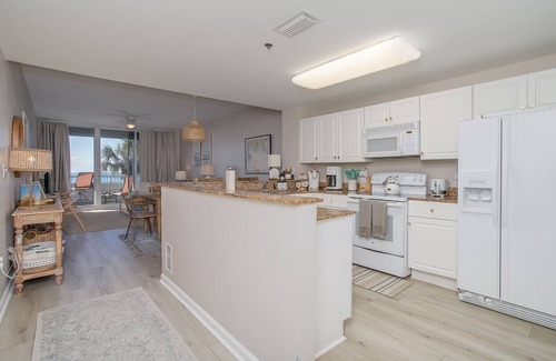 Fort Morgan Condo | Upscale Family-Friendly Beachfront Condo Conveniently Located