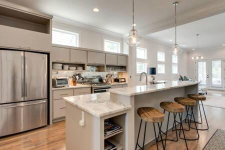 Nashville House | Upscale Family Retreat in 12 South