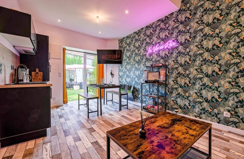 Chauconin-Neufmontiers Cottage | Upscale home near Disneyland