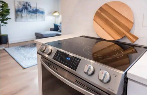 South Salt Lake House | Upscale Getaway - Central Location - 2 Car Garage