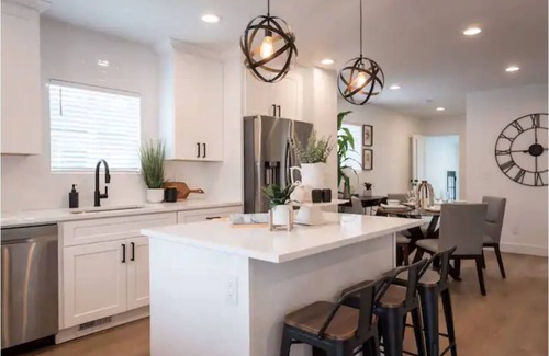 South Salt Lake House | Upscale Getaway - Central Location - 2 Car Garage