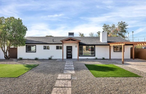 Peaceful Valley House | Upscale Getaway, Walk to Old Town Scottsdale!