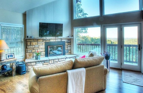 Rapid City Ski Chalet | Upscale Home Overlooking Bear Country USA, Near Rushmore, Keystone, Rapid City