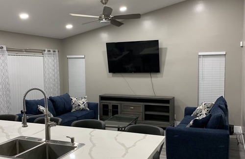 Miramar House | Upscale house close to Hardrock Stadium