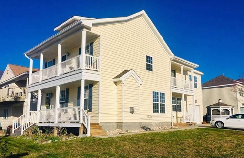 Dam Neck House | UPSCALE Ideal location 4 beach vacay! H20 views!