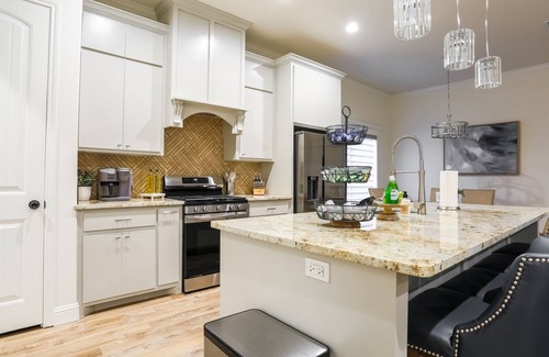 Lubbock House | Upscale in Uptown West 4/2/2