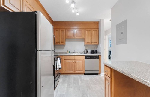 Crabtree Apartment | Upscale King 3 Bed Suite—Mins to Downtown Raleigh!