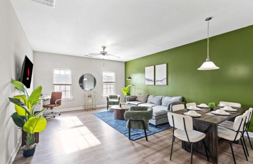 Pineville House | Upscale King 3BR Townhouse in Pineville