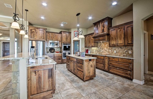 Sutherland Springs House | Upscale La Vernia House 30 Mi. to San Antonio