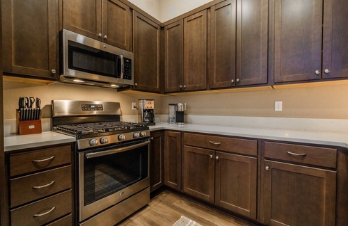 Sandpoint Condo | Upscale Lakeview Condo in Downtown Sandpoint