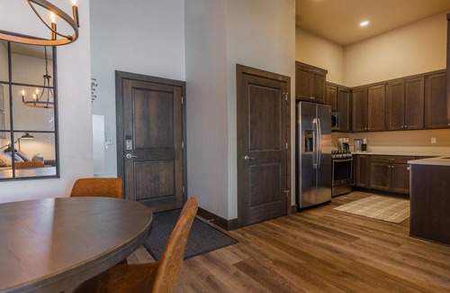 Sandpoint Condo | Upscale Lakeview Condo in Downtown Sandpoint