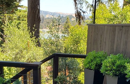 Almonte House | Upscale Marin Waterview Retreat