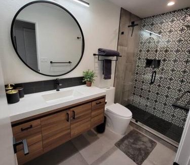 Palm Desert House | Upscale mid century on the green w Private Hot Tub