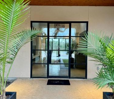 Wimberley House | Upscale Modern Hill Country Home! Has it ALL!