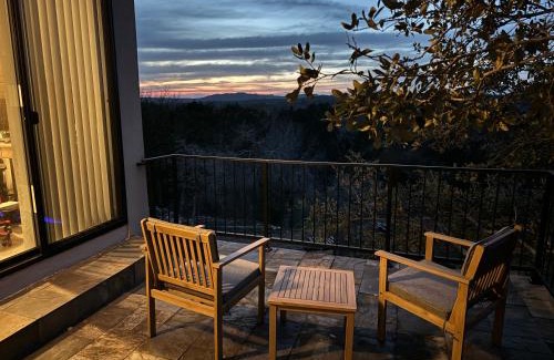 Wimberley House | Upscale Modern Hill Country Home! Has it ALL!