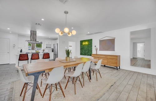 Rancho Ventura House | Upscale & Modern Phoenix 2900 sqft Home w/Heated or Chilled Pool by Scottsdale
