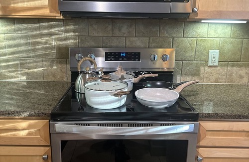 Houston Condo | Upscale newly chic Condo 5mins from the Galleria Mall Houston area