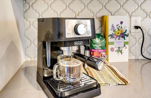 Northside House | Upscale Northshore Townhouse Steps to Restaurants and Parks