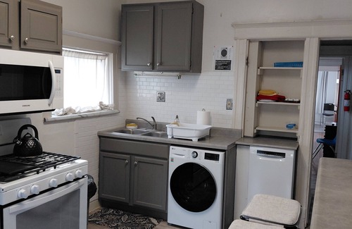 St. Louis Apartment | Upscale Ole School 3b/1bnRoomy, Comfy, Quiet, nWashU,Pageant,Forest Park Clayton