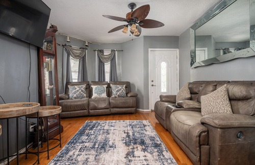 Queens House | Upscale private home in Rosedale, near JFK airport.