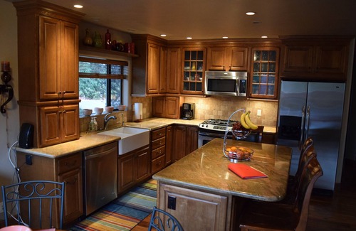 West Sedona House | UPSCALE PRIVATE HOME, SPECTACULAR VIEWS, WALK TO TRAILS, HUGE DECK QUIET!