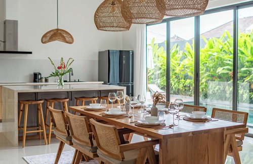 Babakan Villa | Upscale Quiet Canggu Villa TEAK