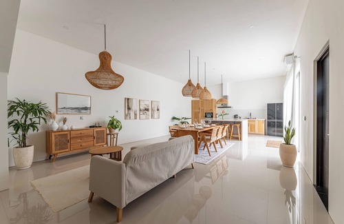Babakan Villa | Upscale Quiet Canggu Villa TEAK