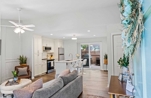 Southwest Raleigh House | Upscale Raleigh Retreat | Pet-Friendly | Back Deck