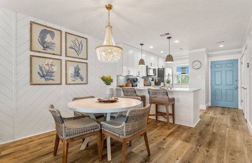 Sunnyside Condo | Upscale, Remodeled & Gulf-Front. Quiet West End PCB/30A. NO Crowds - Beach Svc!