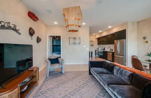 East Bank Condo | Upscale Riverfront Condo, .7 Miles to Broadway!