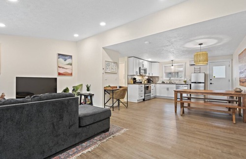Spokane House | Upscale Rockwood Boho Townhouse