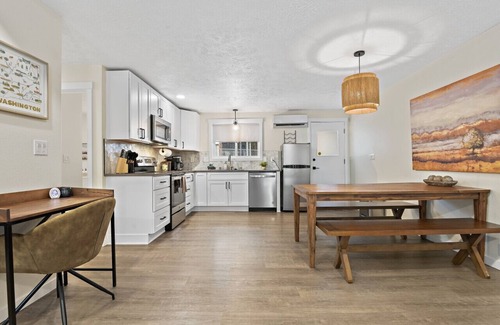Spokane House | Upscale Rockwood Boho Townhouse