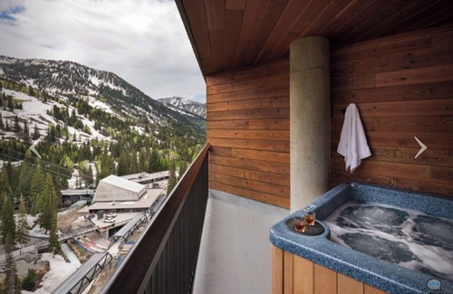 Salt Lake Mountain Resorts Condo | Upscale Snowbird Ski-In/Ski-Out Condo at the Cliff Club - sleeps 10