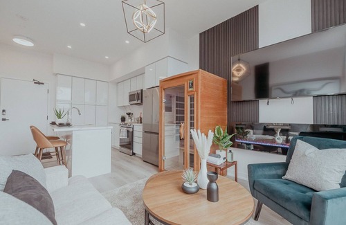 Innisfil Condo | Upscale Spa Getaway w/Pool & Year round Hot Tub + Private In- Suite Sauna!