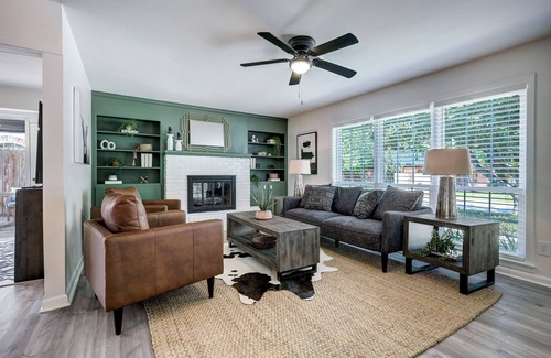Houston House | Upscale, Spacious Retreat in the Heart of Houston - Pet-Friendly!