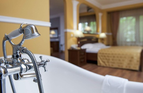 Oborishte Apartment | Upscale Suite With Wellness Steps To Downtown