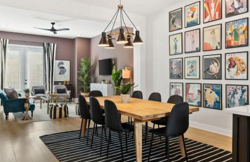 North Nashville House | Upscale Townhome 3 miles to Downtown with 2 Car Garage
