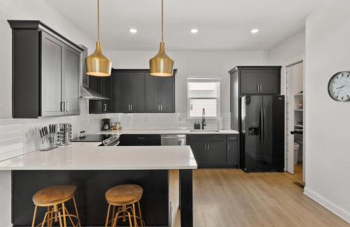 North Nashville House | Upscale Townhome 3 miles to Downtown with 2 Car Garage