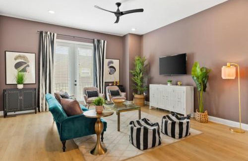 North Nashville House | Upscale Townhome 3 miles to Downtown with 2 Car Garage