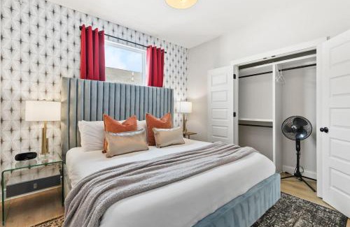 North Nashville House | Upscale Townhome 3 miles to Downtown with 2 Car Garage