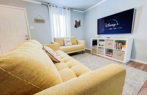 San Antonio House | Upscale Townhouse Heart of SA's medical Center
