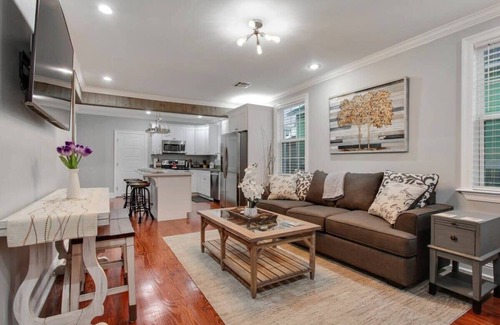 Milneburg House | Upscale Tranquil Unit Near City Park