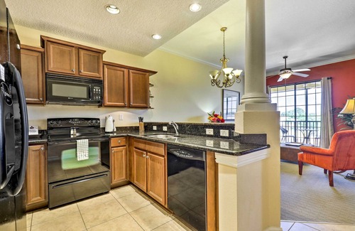 Carrollwood Condo | Upscale Unit in Private Golf Resort w/Pool!
