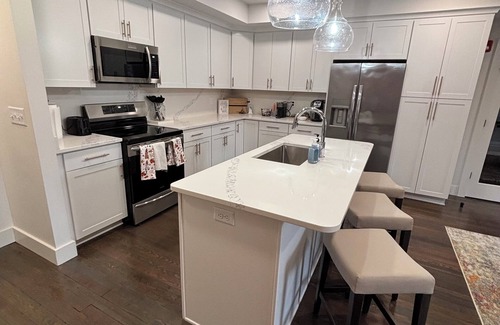 Charles Town Condo | Upscale Walkup Apartment in the Heart of Historic Charles Town, WV