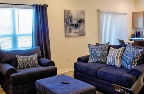Acton House | Upsize-Wifi, Parking, Massage Chair, Washer/Dryer